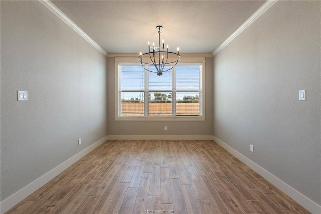 944 Calaveras, College Station, TX 77845