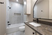 944 Calaveras, College Station, TX 77845