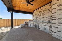 944 Calaveras, College Station, TX 77845