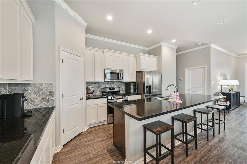 6328 Eldora Drive, College Station, TX 77845