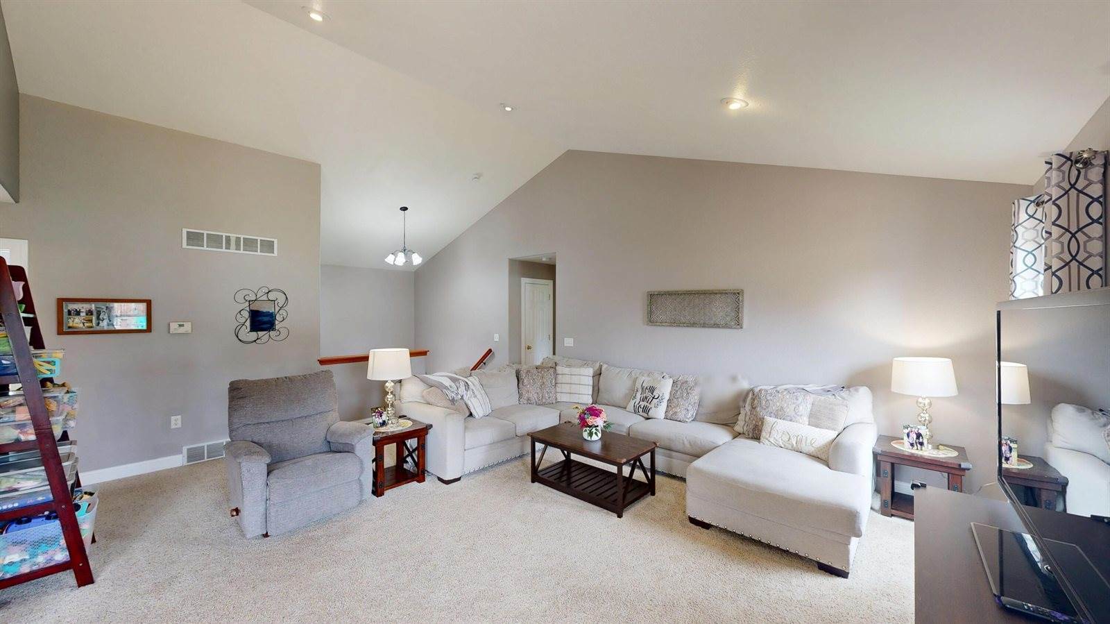 184 Badger Ln, Milton, WI 53563