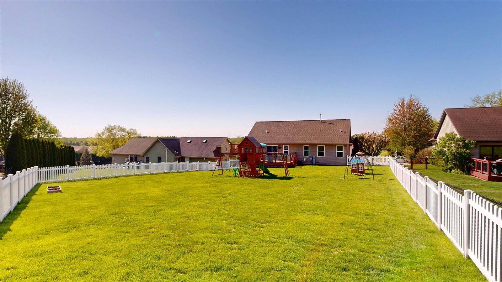 184 Badger Ln, Milton, WI 53563