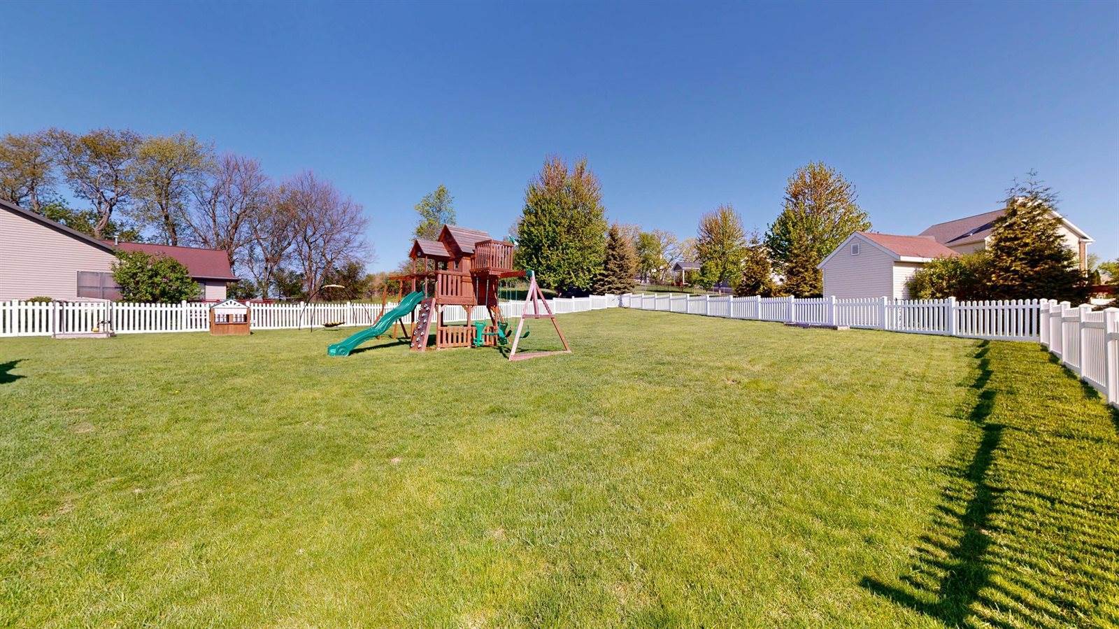 184 Badger Ln, Milton, WI 53563