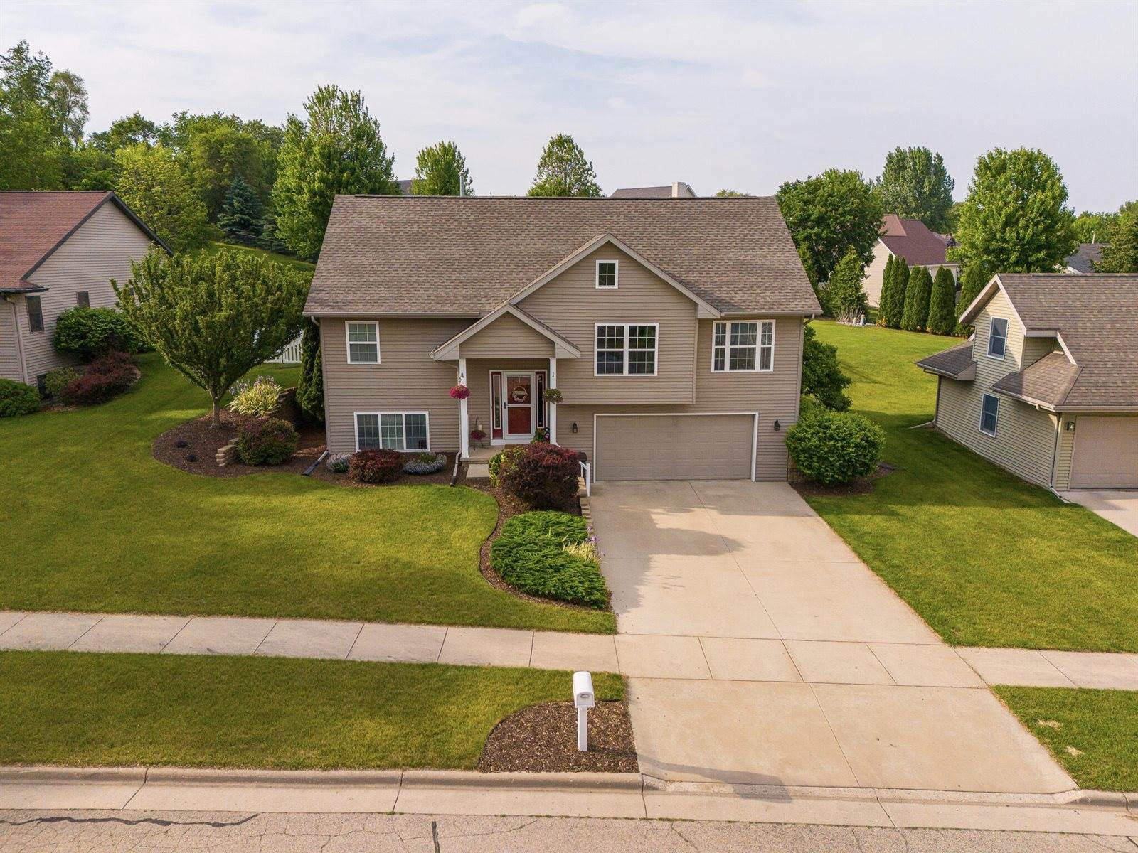 184 Badger Ln, Milton, WI 53563
