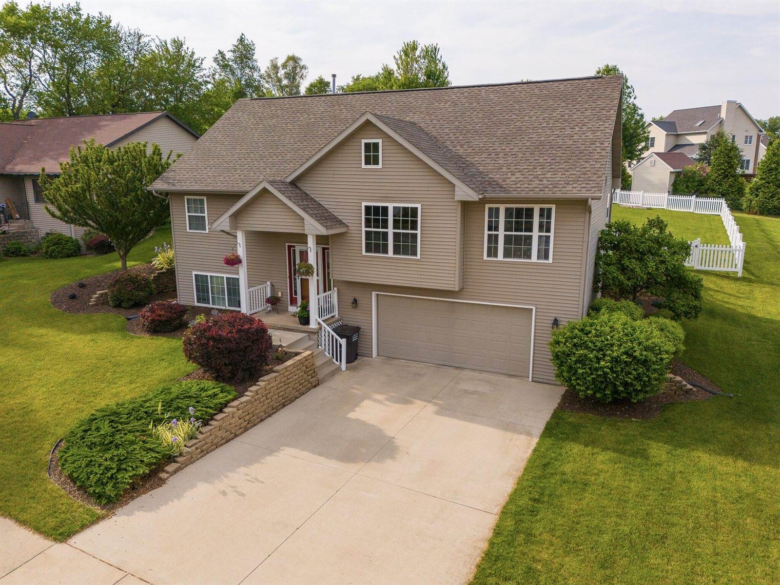 184 Badger Ln, Milton, WI 53563
