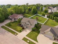 184 Badger Ln, Milton, WI 53563