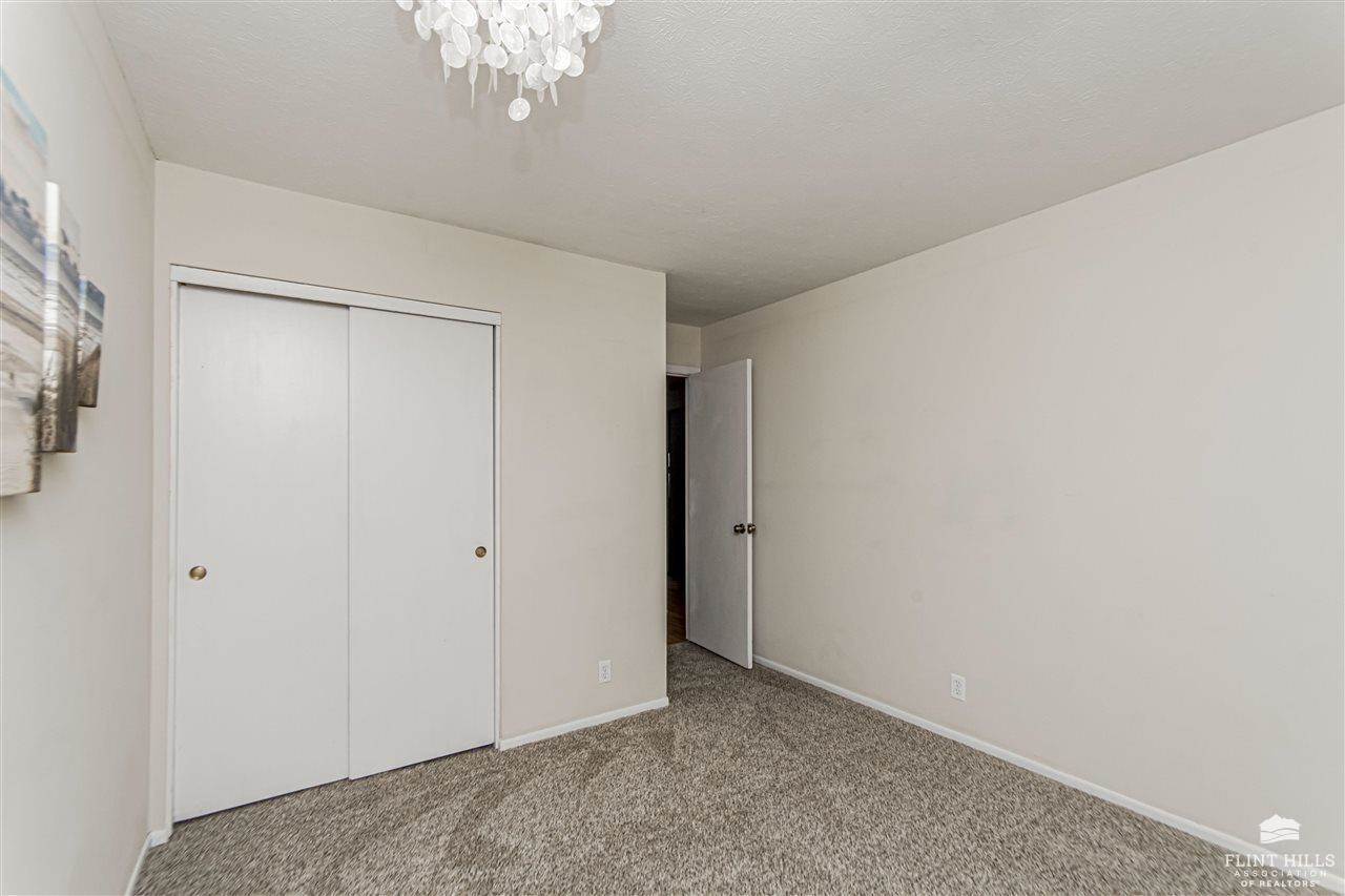 2428 Purcell’s Mill, Manhattan, KS 66502