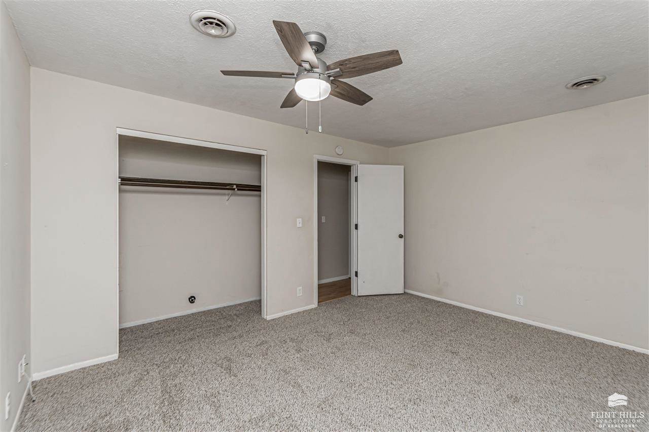 2428 Purcell’s Mill, Manhattan, KS 66502