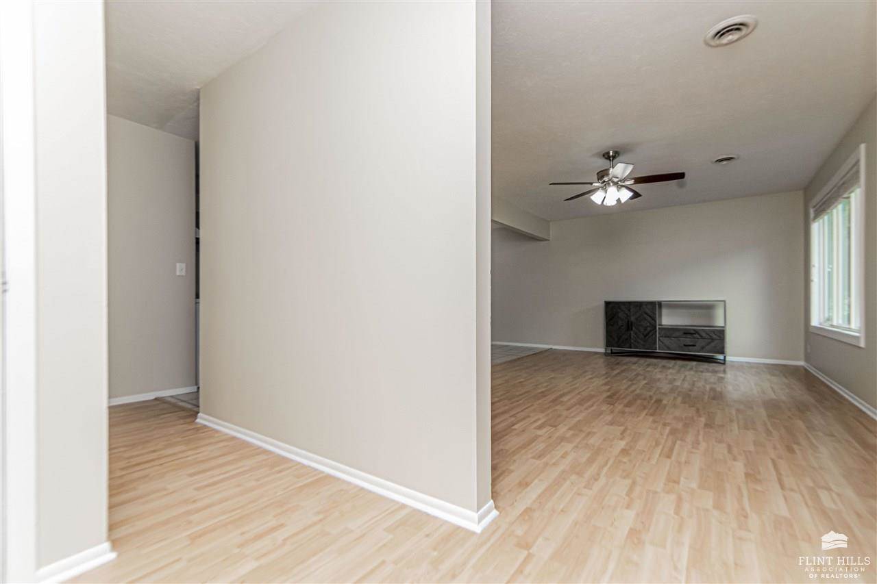 2428 Purcell’s Mill, Manhattan, KS 66502