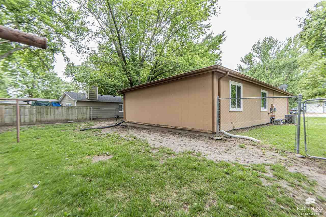 2428 Purcell’s Mill, Manhattan, KS 66502