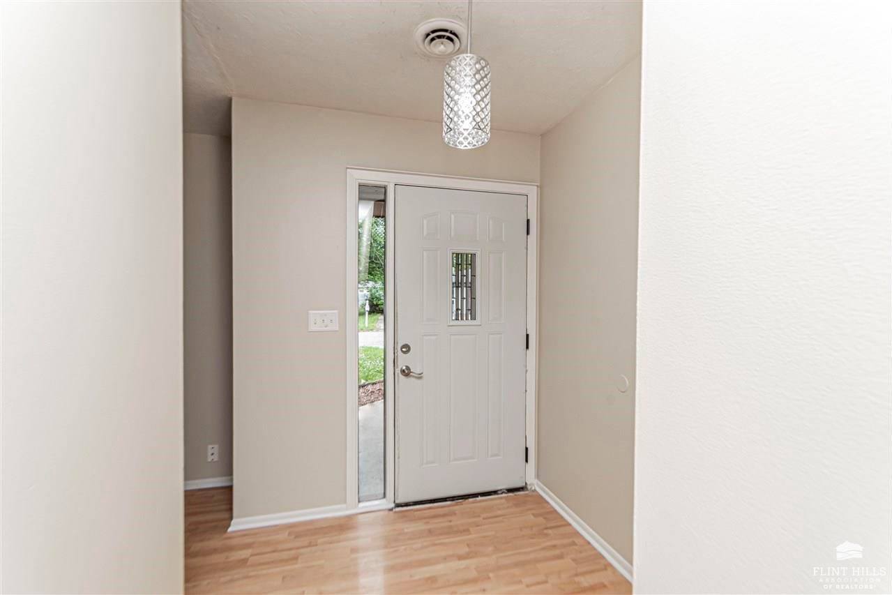 2428 Purcell’s Mill, Manhattan, KS 66502