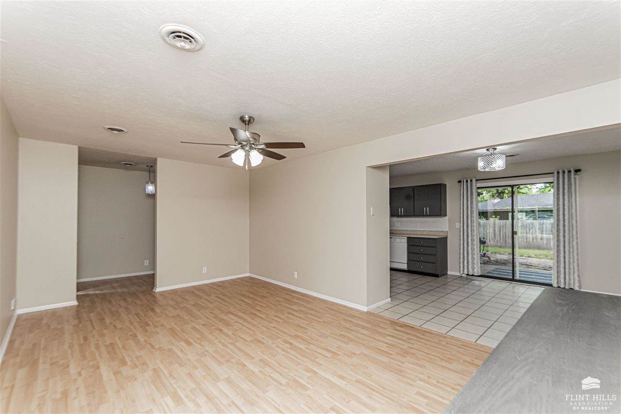 2428 Purcell’s Mill, Manhattan, KS 66502