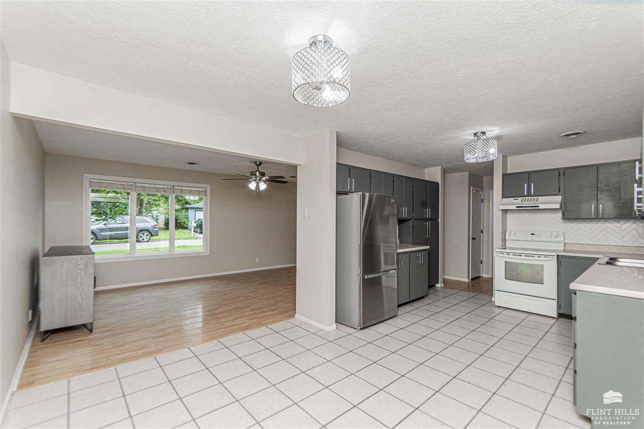 2428 Purcell’s Mill, Manhattan, KS 66502