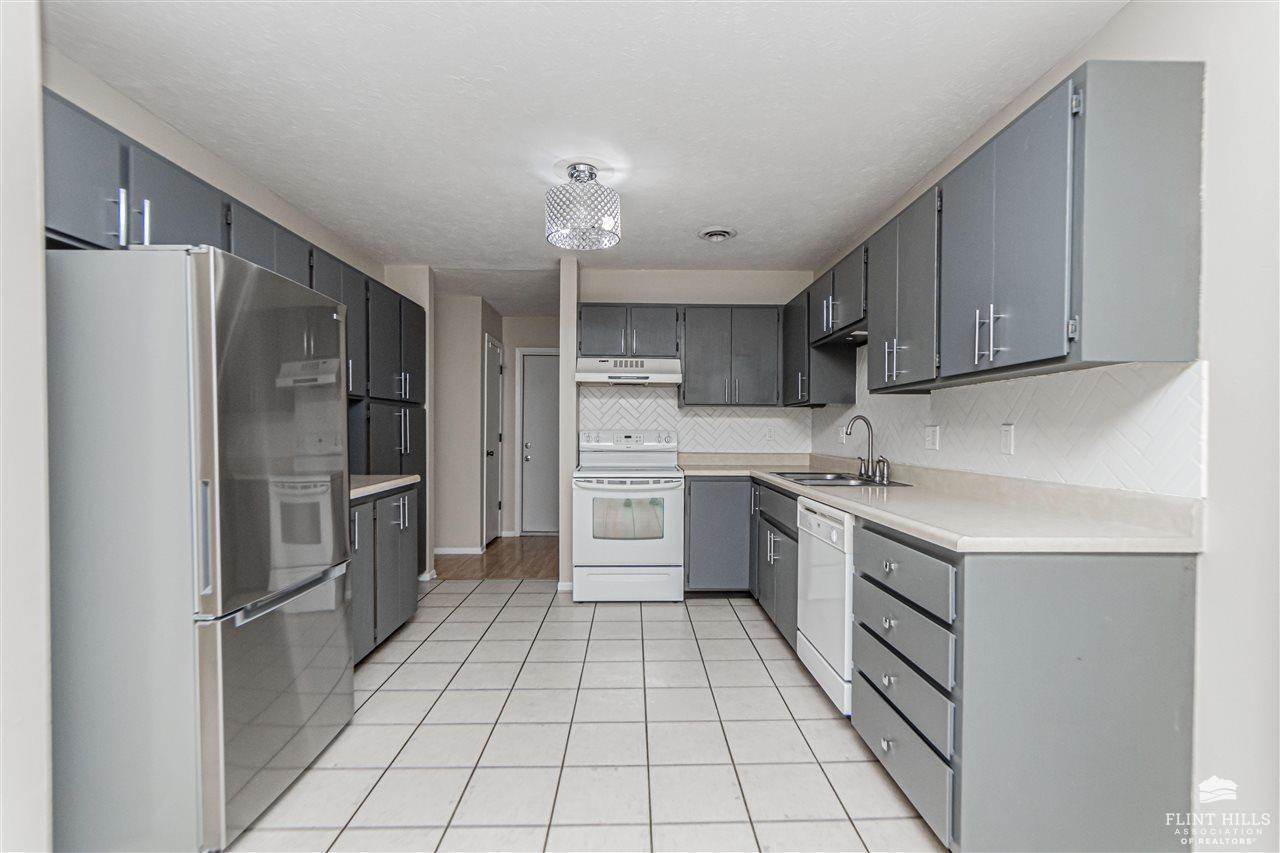 2428 Purcell’s Mill, Manhattan, KS 66502