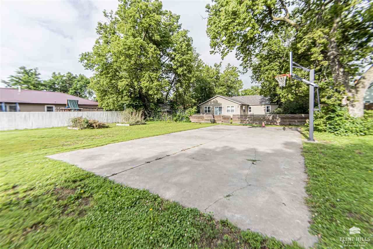 1107 North Olive, Abilene, KS 67410