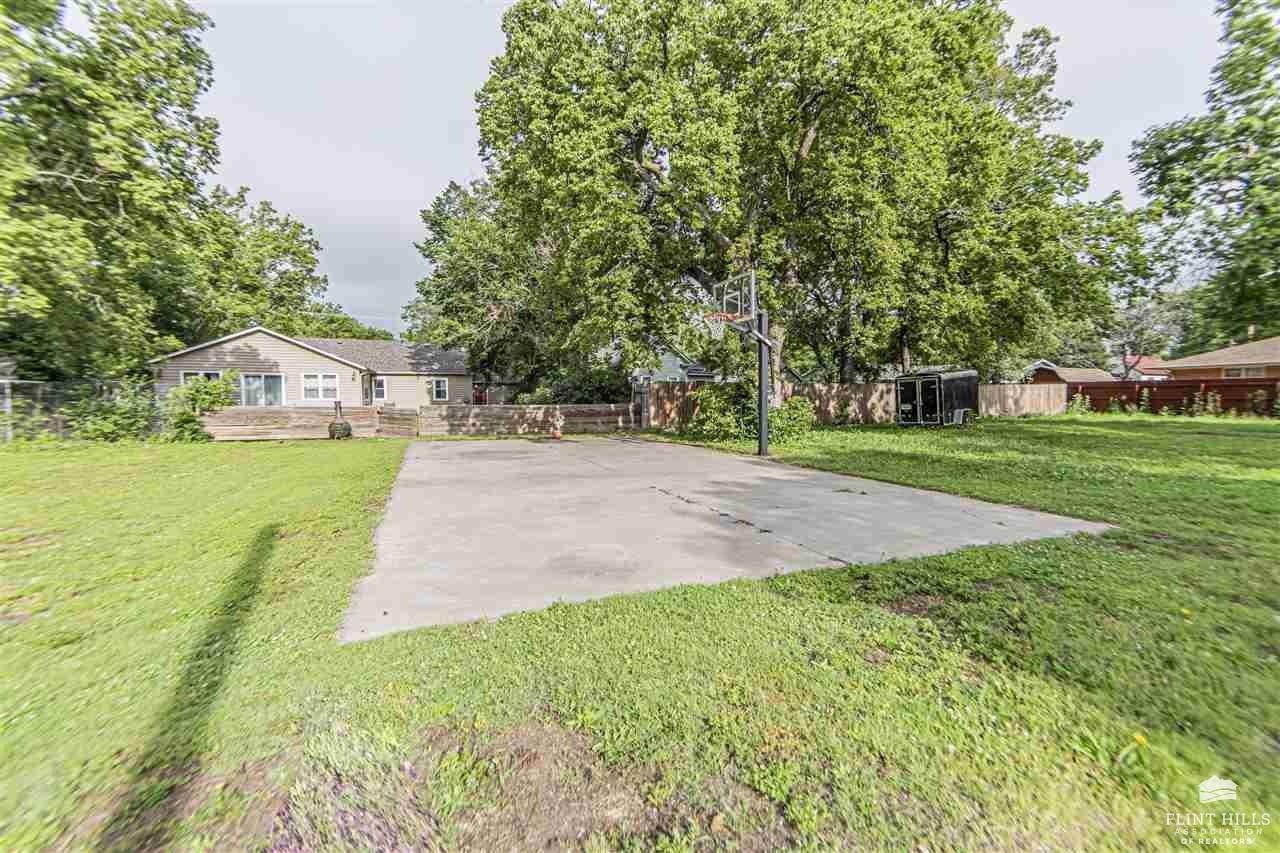 1107 North Olive, Abilene, KS 67410