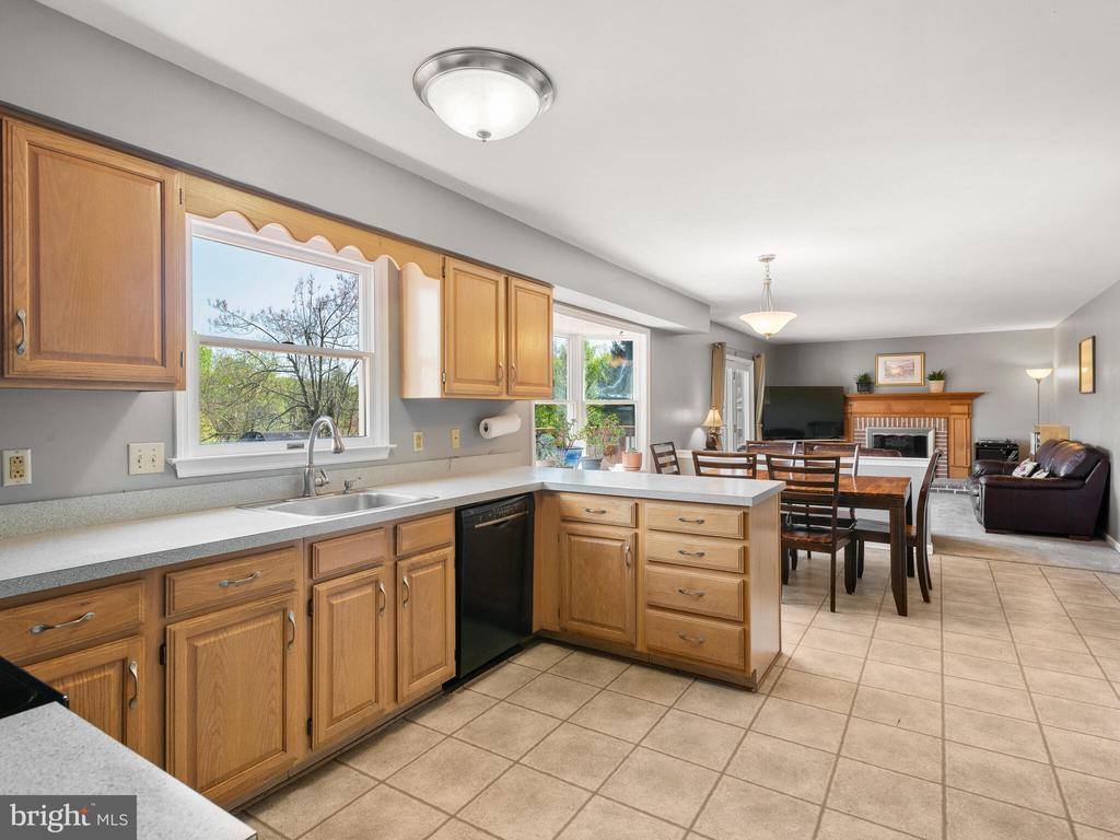 102 Noble Drive, Downingtown, PA 19335