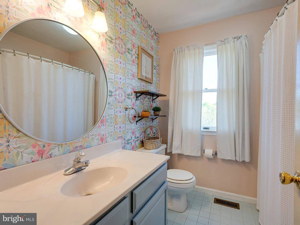 102 Noble Drive, Downingtown, PA 19335