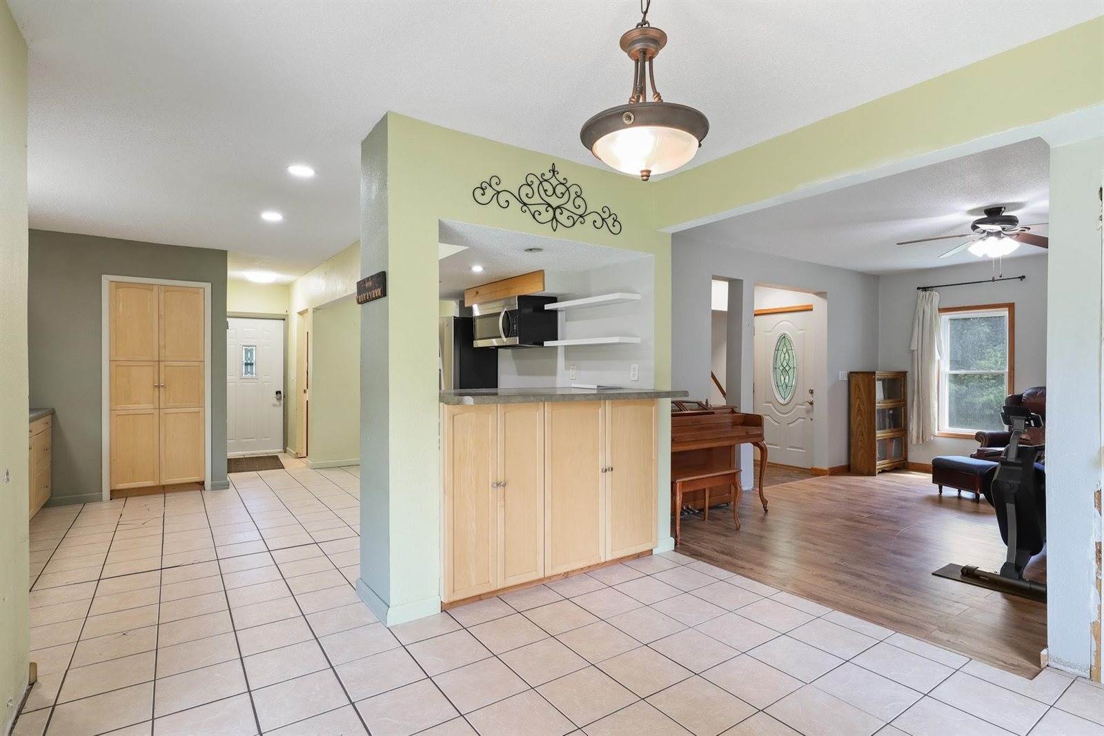 917 5th Avenue, Hancock, WI 54943