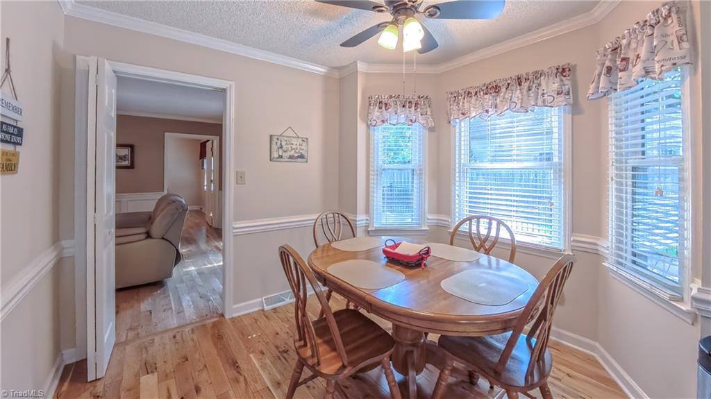 1901 Glenacre Court, Kernersville, NC 27284