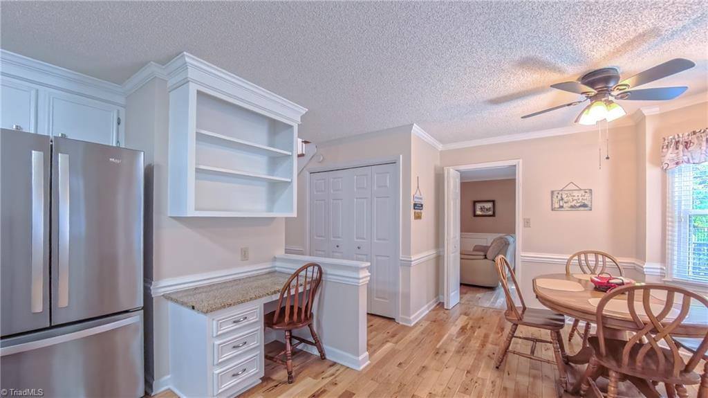 1901 Glenacre Court, Kernersville, NC 27284