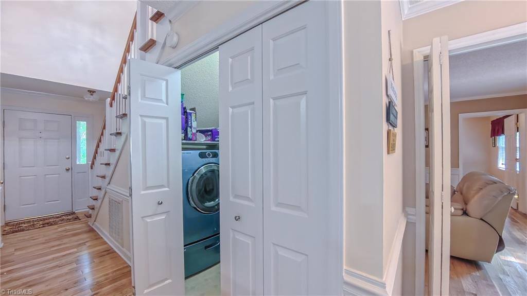 1901 Glenacre Court, Kernersville, NC 27284