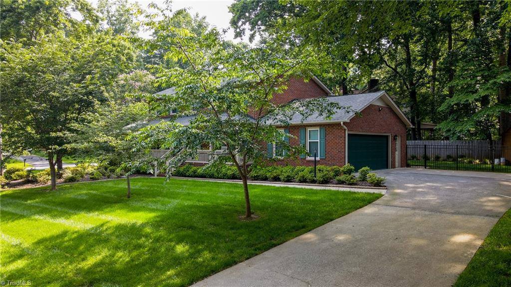 1901 Glenacre Court, Kernersville, NC 27284