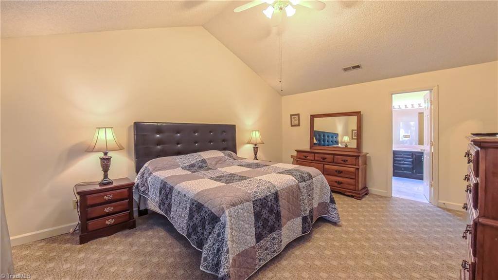 1901 Glenacre Court, Kernersville, NC 27284