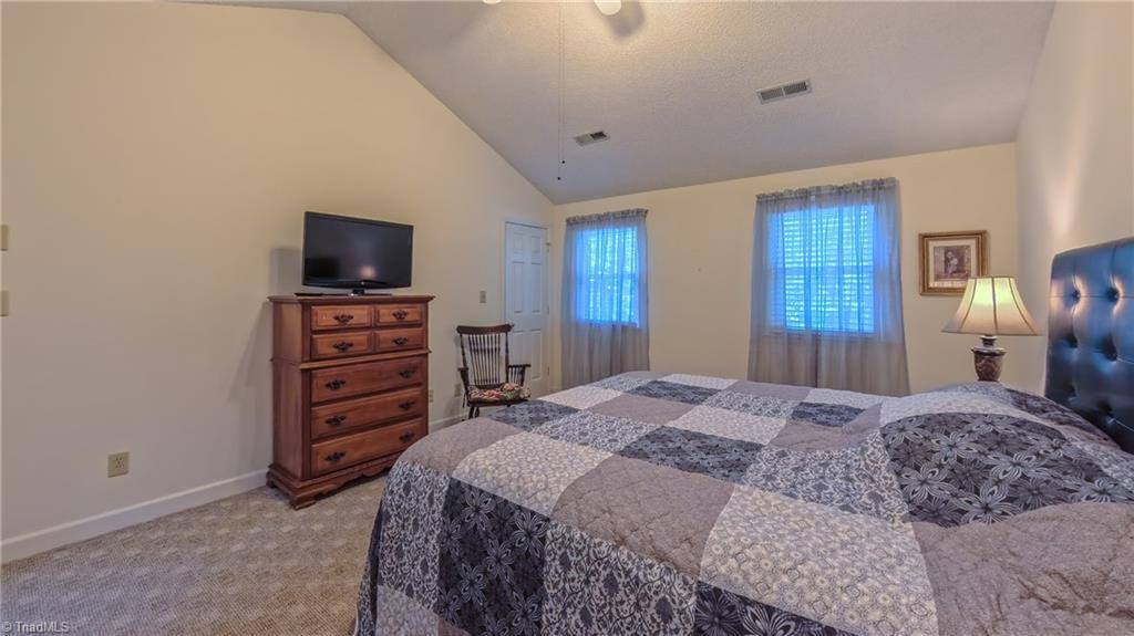 1901 Glenacre Court, Kernersville, NC 27284