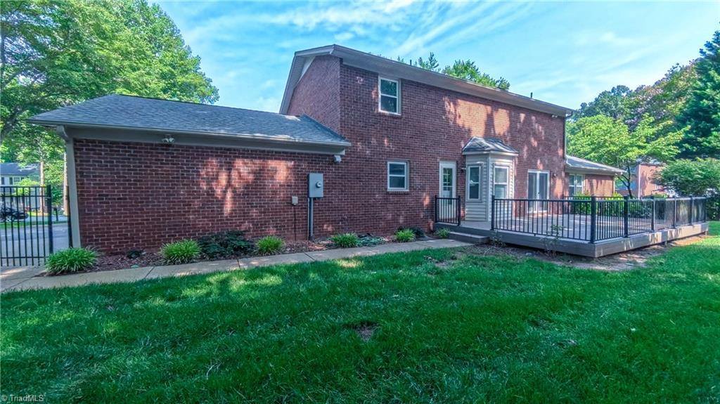 1901 Glenacre Court, Kernersville, NC 27284