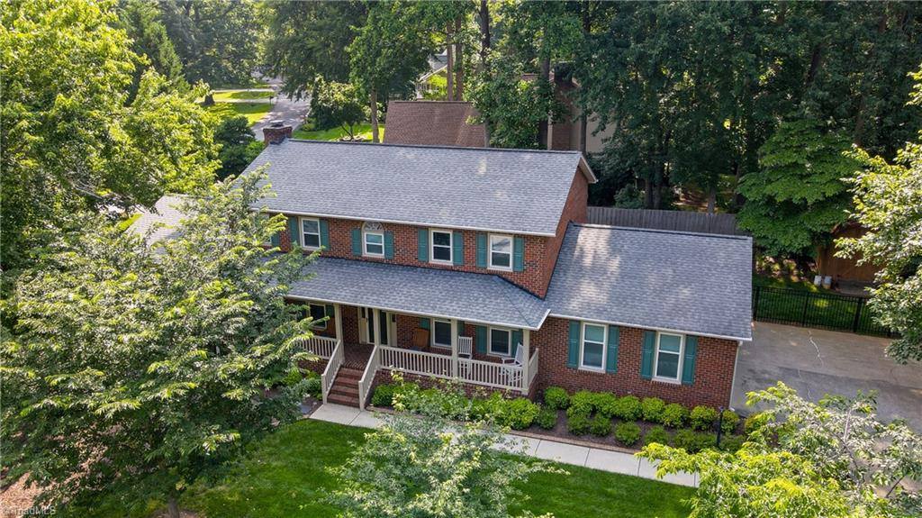 1901 Glenacre Court, Kernersville, NC 27284