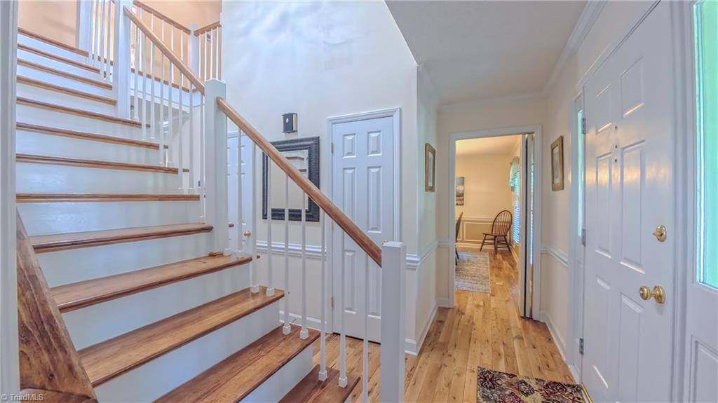 1901 Glenacre Court, Kernersville, NC 27284