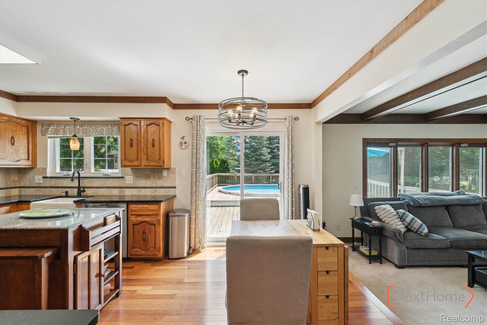 19538 Stamford Drive, Livonia, MI 48152