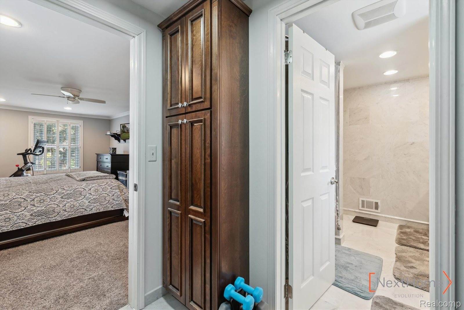 19538 Stamford Drive, Livonia, MI 48152