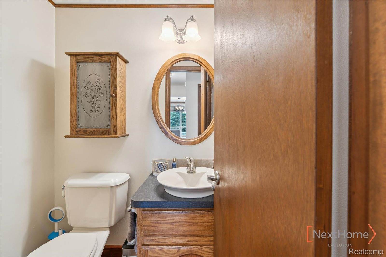 19538 Stamford Drive, Livonia, MI 48152