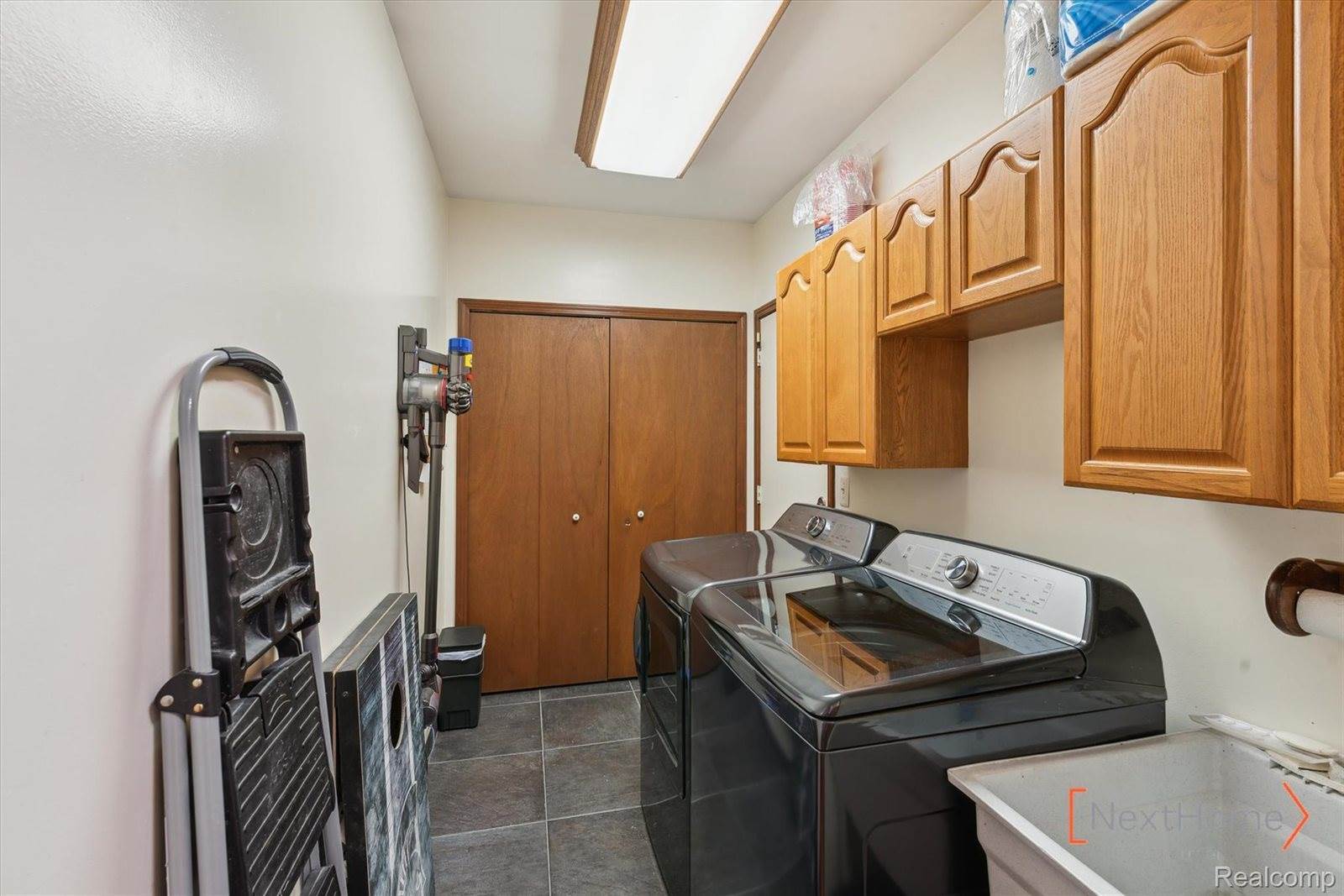 19538 Stamford Drive, Livonia, MI 48152