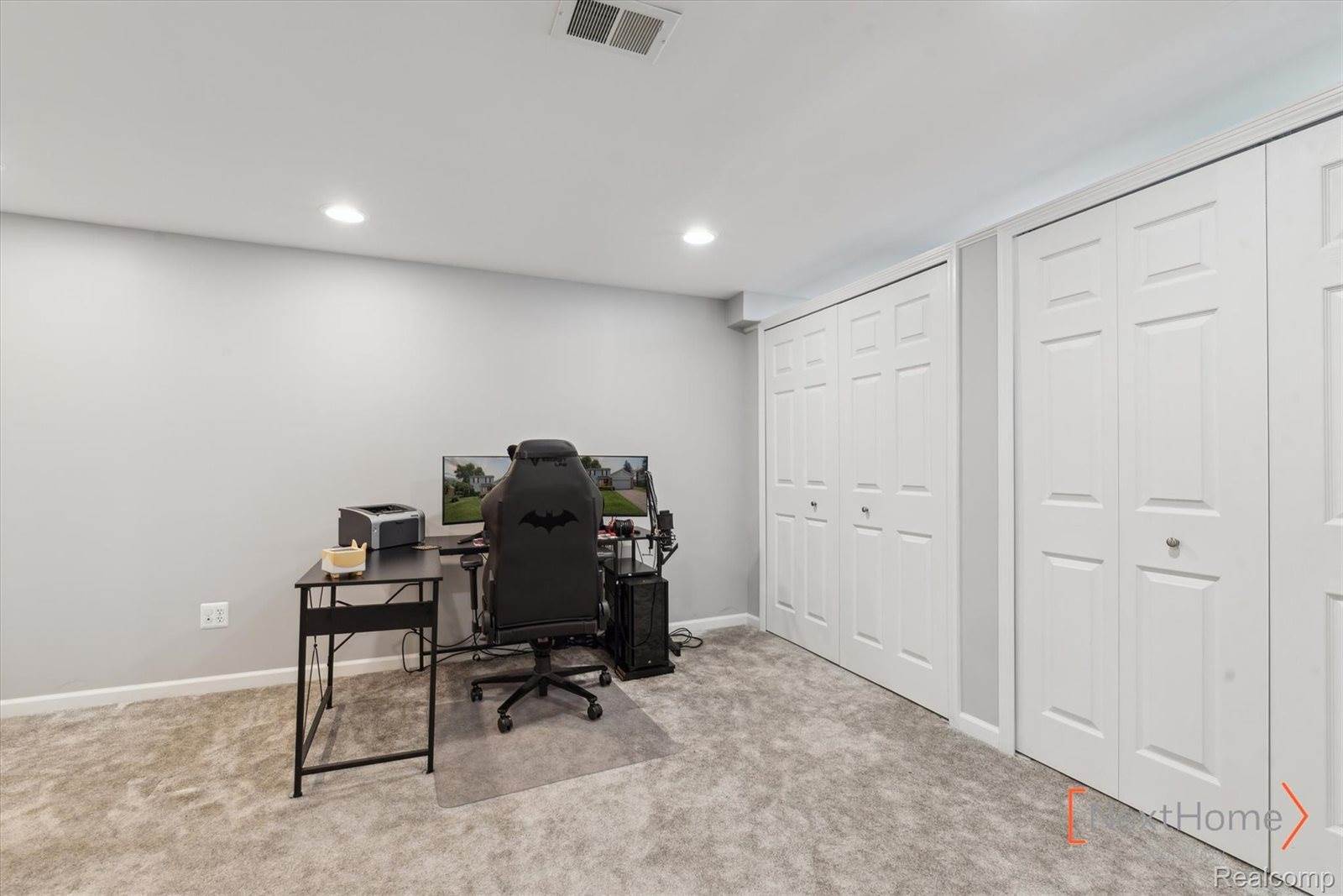 19538 Stamford Drive, Livonia, MI 48152