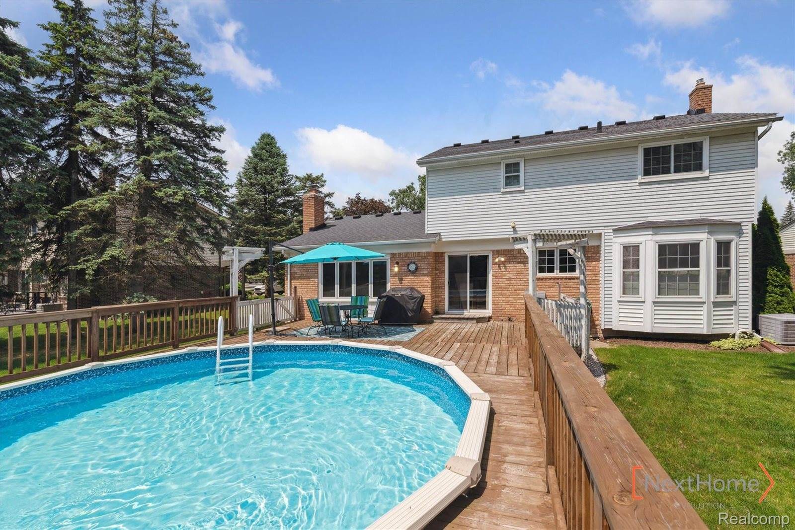 19538 Stamford Drive, Livonia, MI 48152