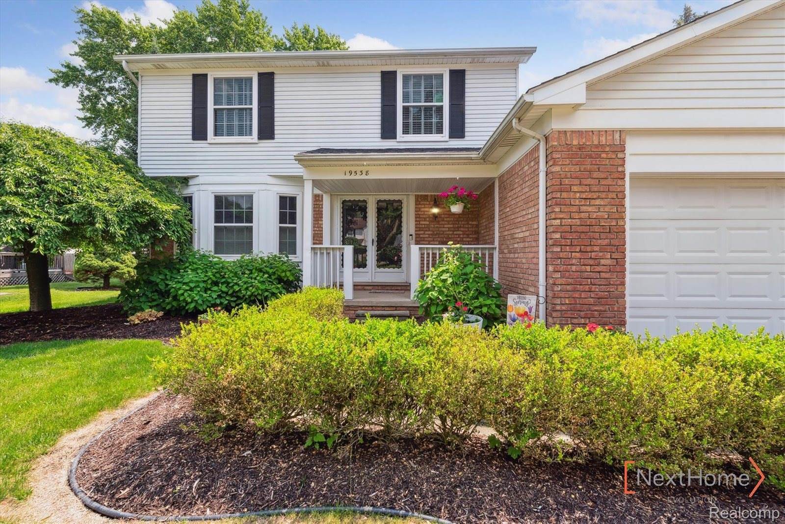 19538 Stamford Drive, Livonia, MI 48152