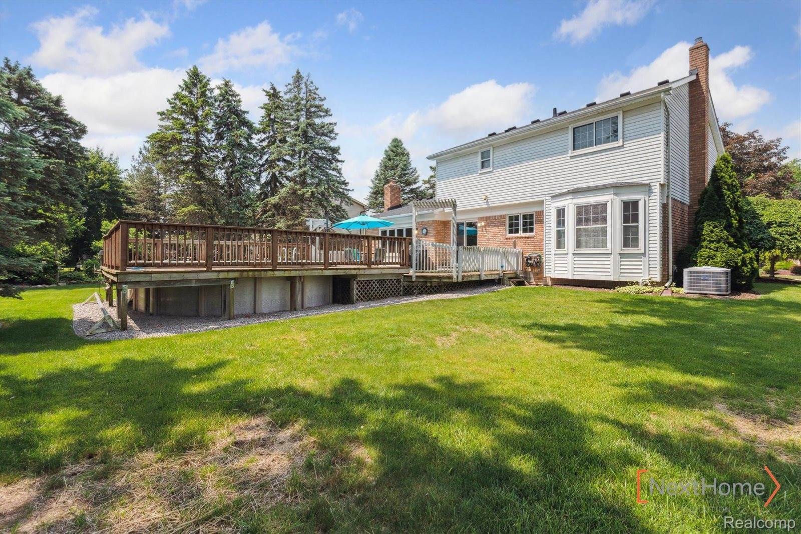 19538 Stamford Drive, Livonia, MI 48152