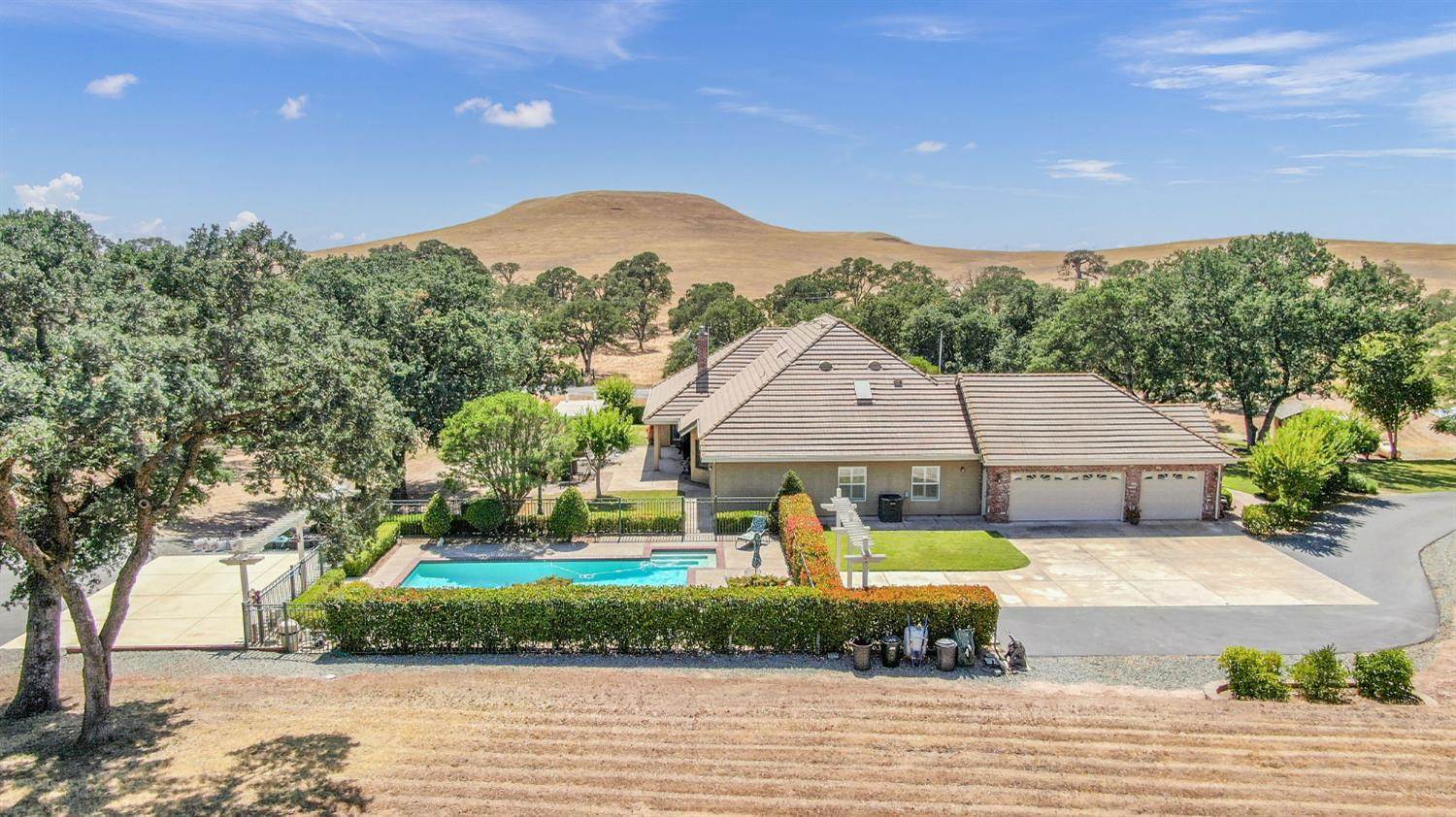 8393 Miles Road, Valley Springs, CA 95252