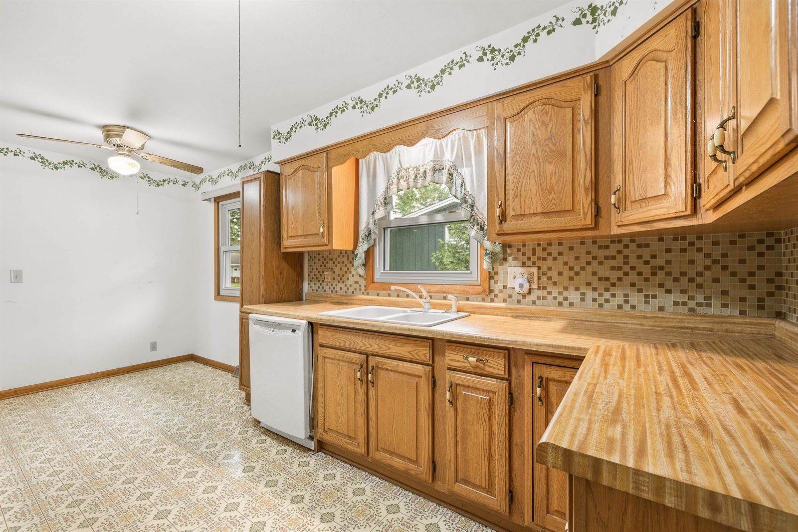 2024 California Avenue, Stevens Point, WI 54481