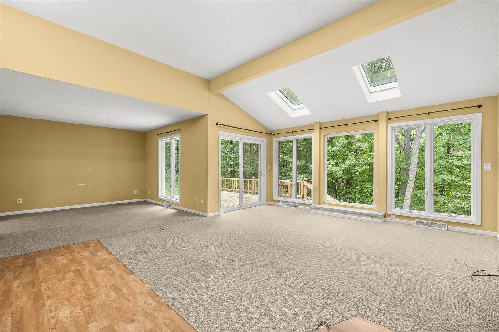 275 Fairway Drive, Iola, WI 54945