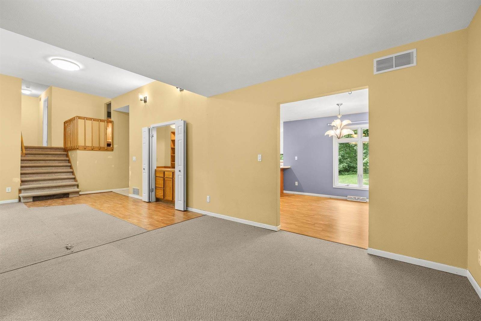 275 Fairway Drive, Iola, WI 54945