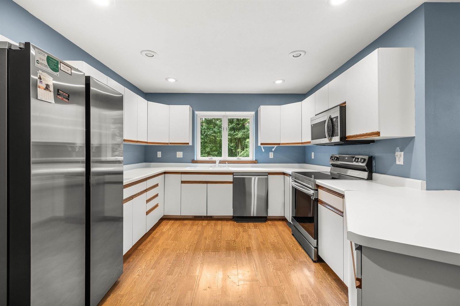 275 Fairway Drive, Iola, WI 54945