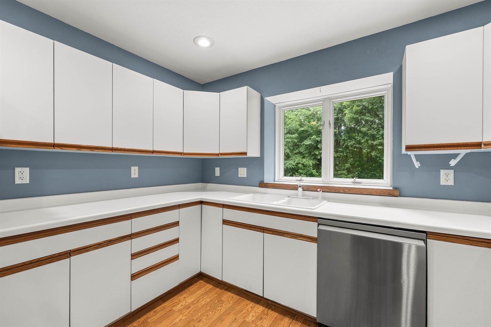 275 Fairway Drive, Iola, WI 54945