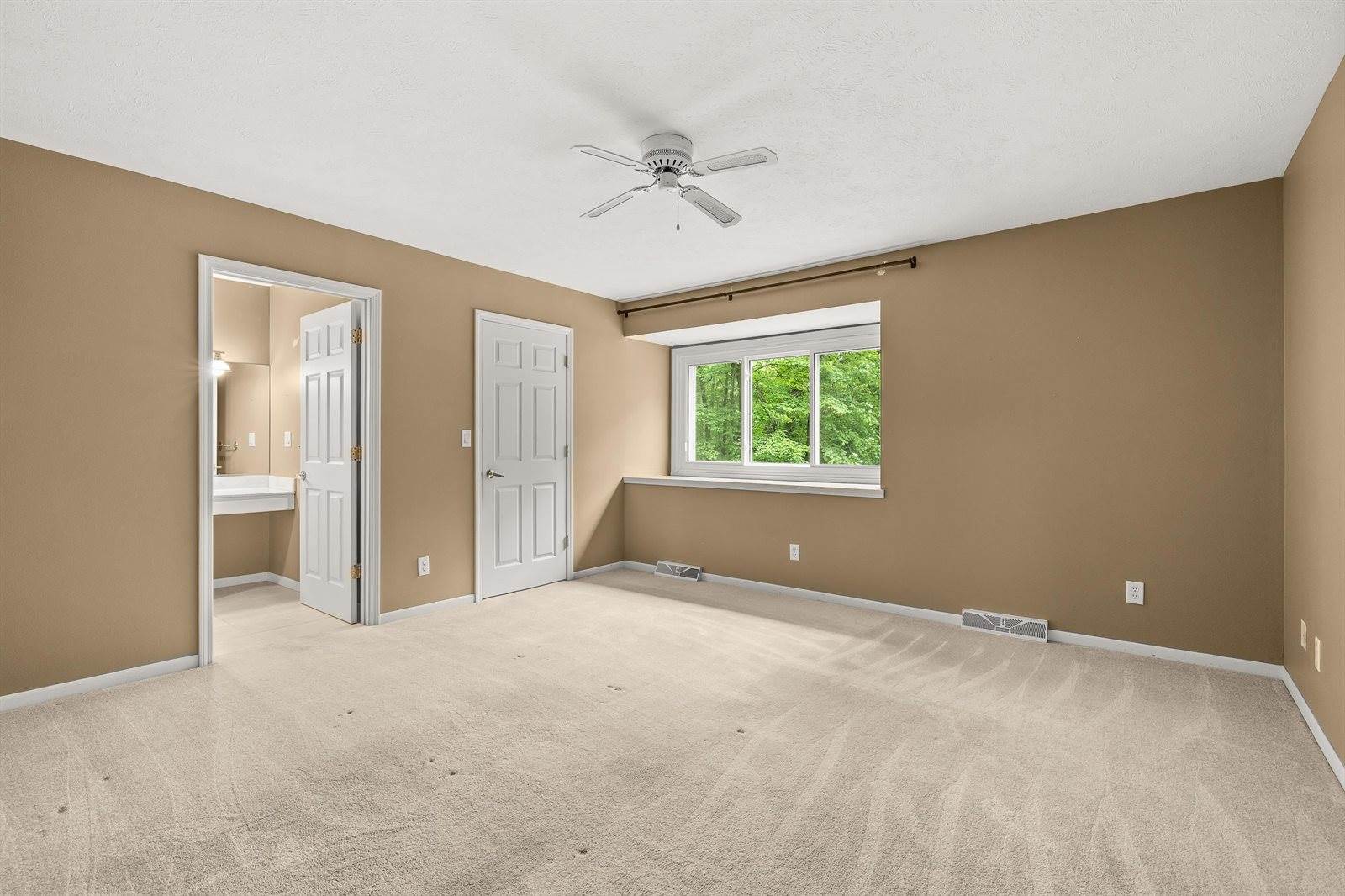 275 Fairway Drive, Iola, WI 54945