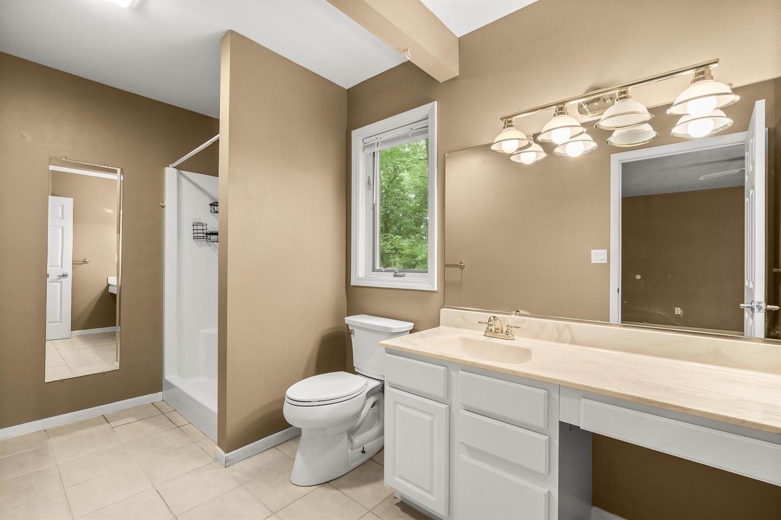 275 Fairway Drive, Iola, WI 54945