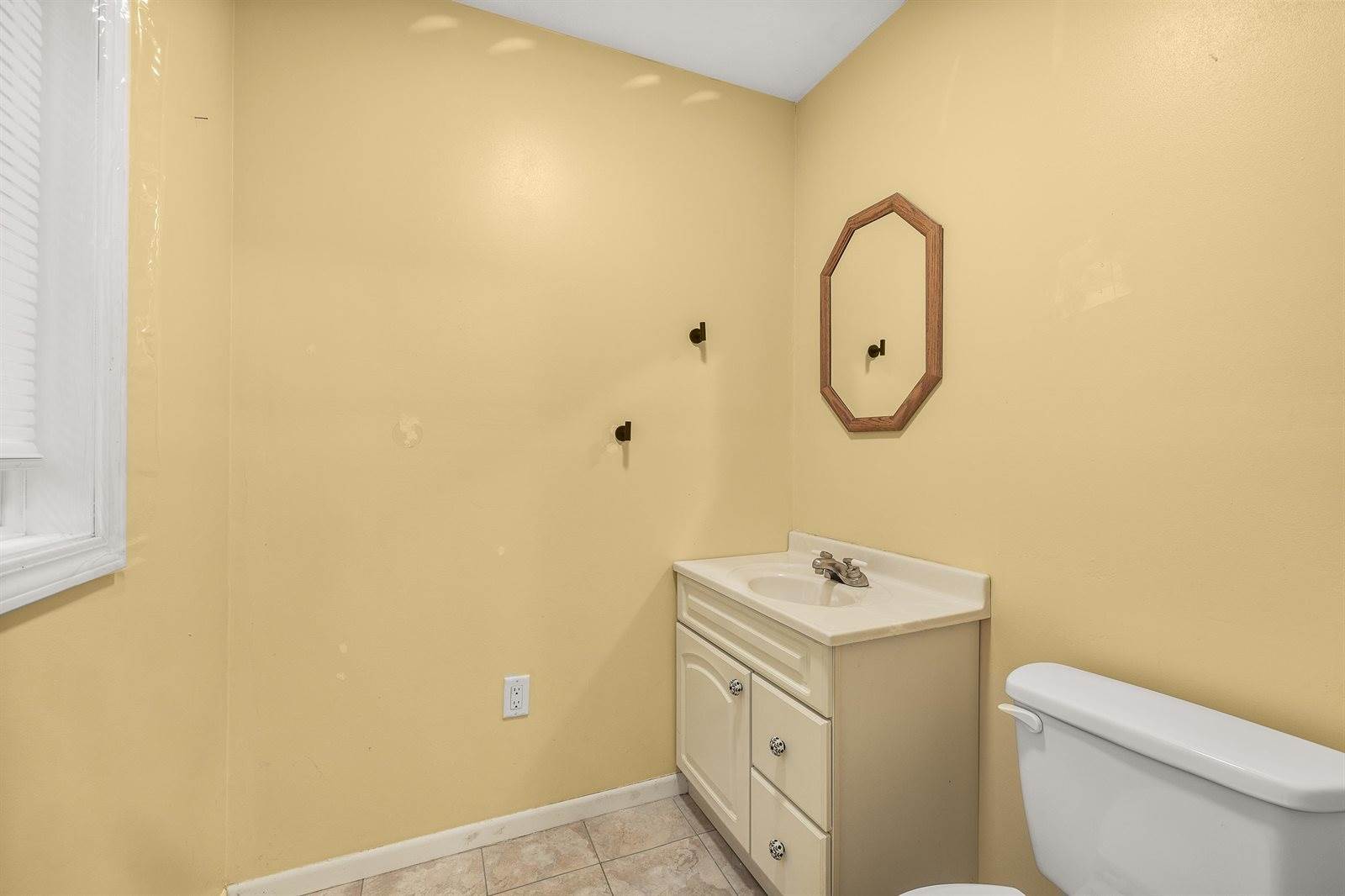 275 Fairway Drive, Iola, WI 54945