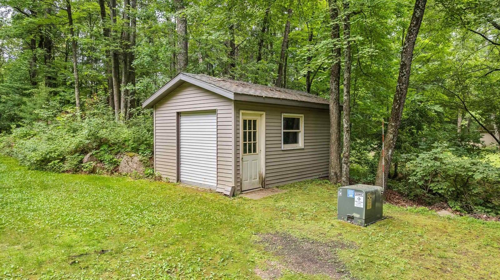 275 Fairway Drive, Iola, WI 54945